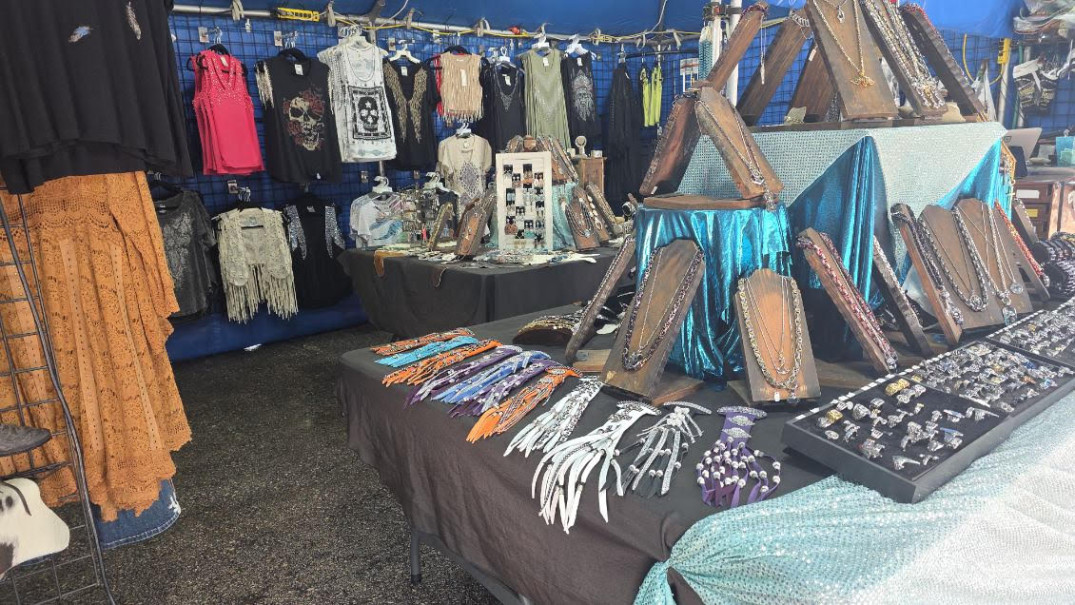rider styles display scaled Hip Bag Company